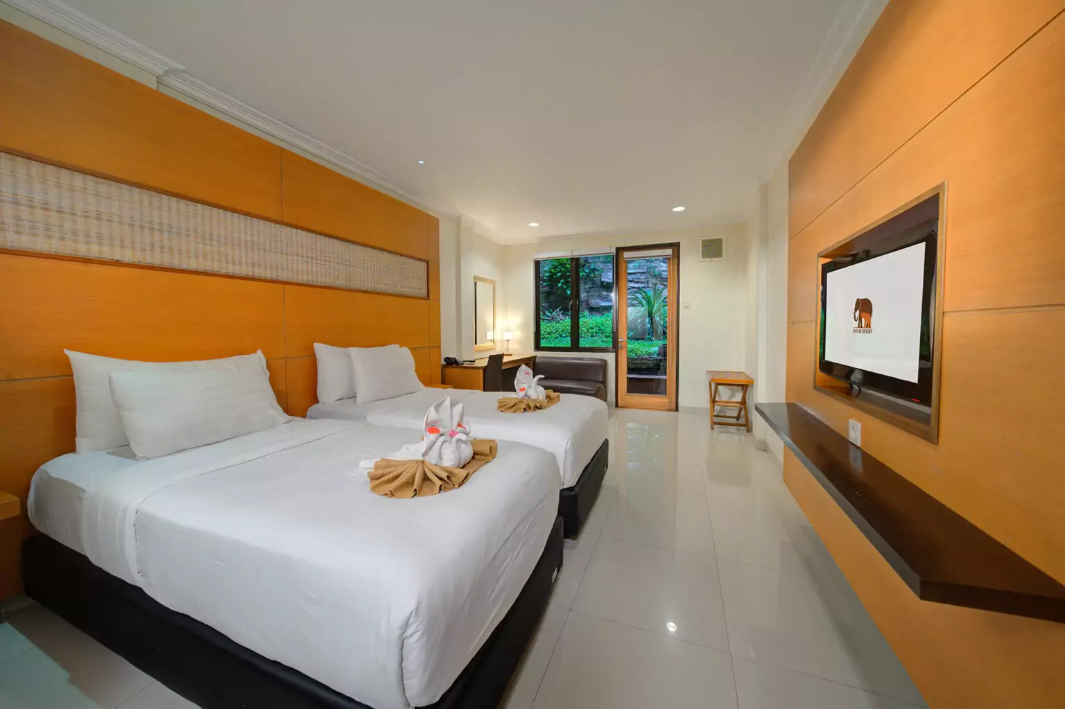 Hotel Deluxe 2