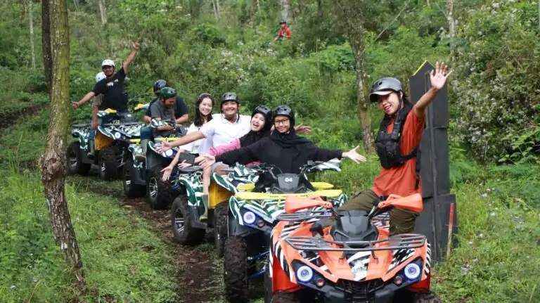 Ide Gathering Kantor Agar Karyawan Semangat dan Kompak