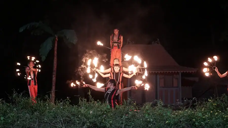 Fire Dance di Safari Night